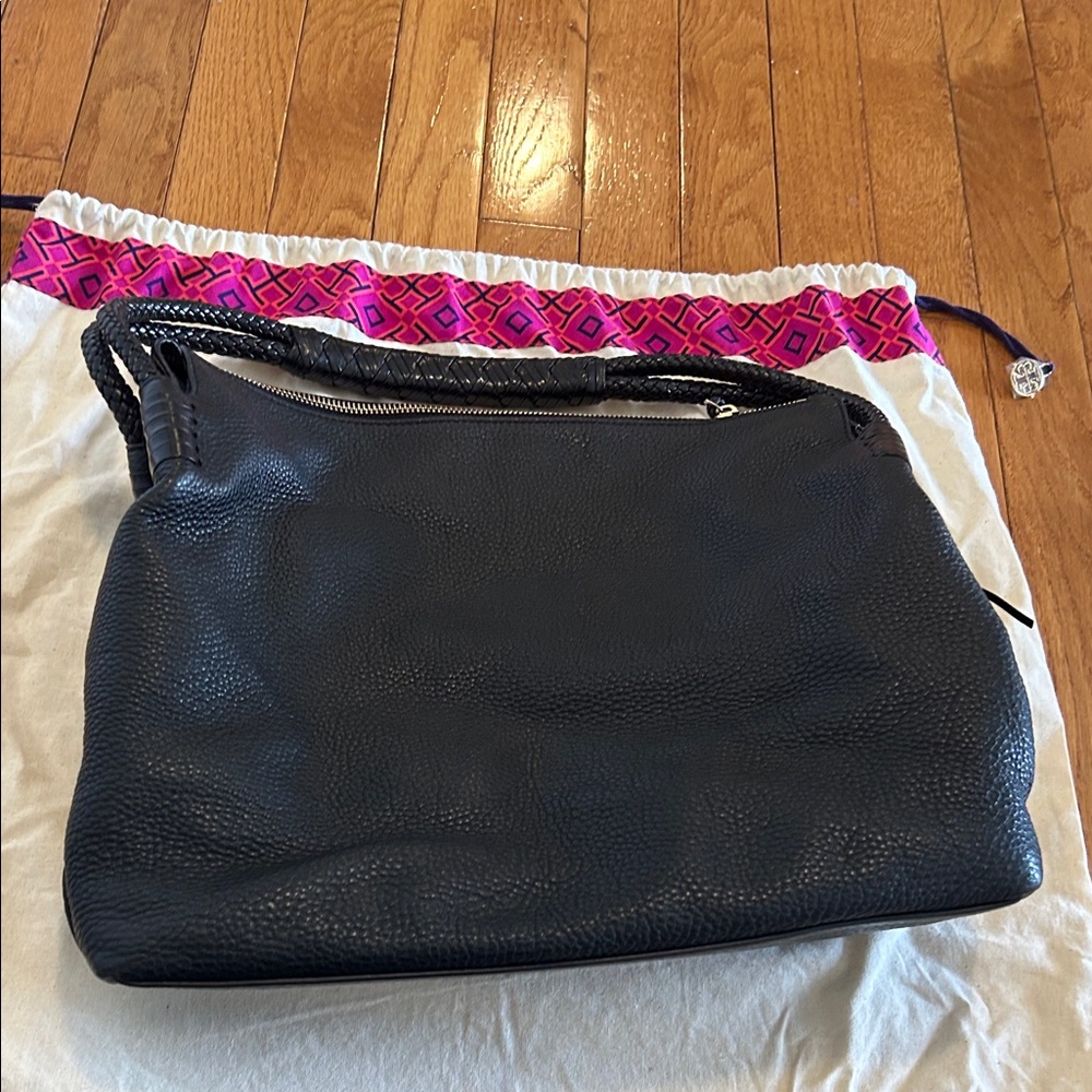TORY BURCH TAYLOR Black Pebbled Leather Hobo Bag - Picture 7 of 14